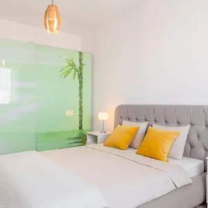 Lovely With View Апартаменты